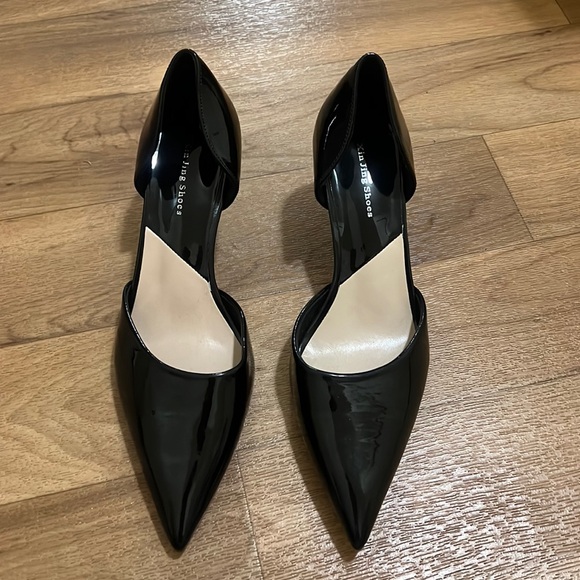 Black Pointed Closed Toe Heels - Picture 1 of 4